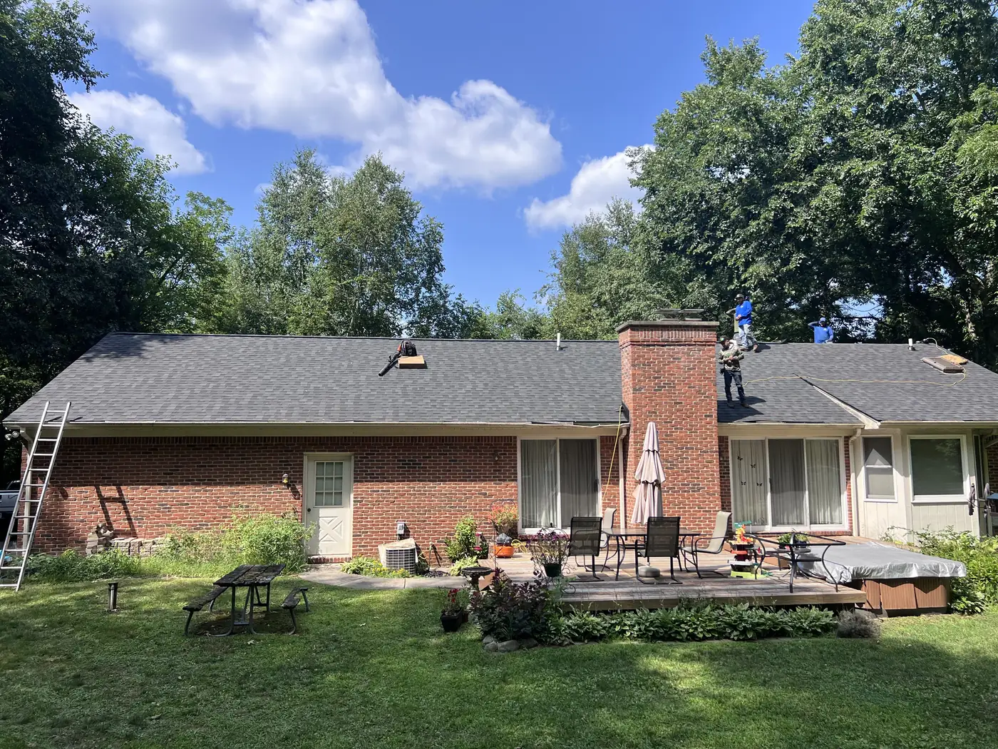Finished roof on a brick ranch